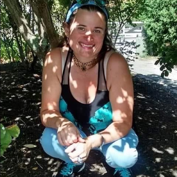 Meet your Posher, Angela - Picture 2 of 7